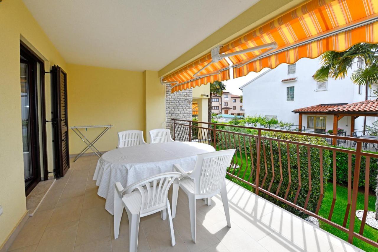 Apartments Jasmina Poreč Exteriör bild
