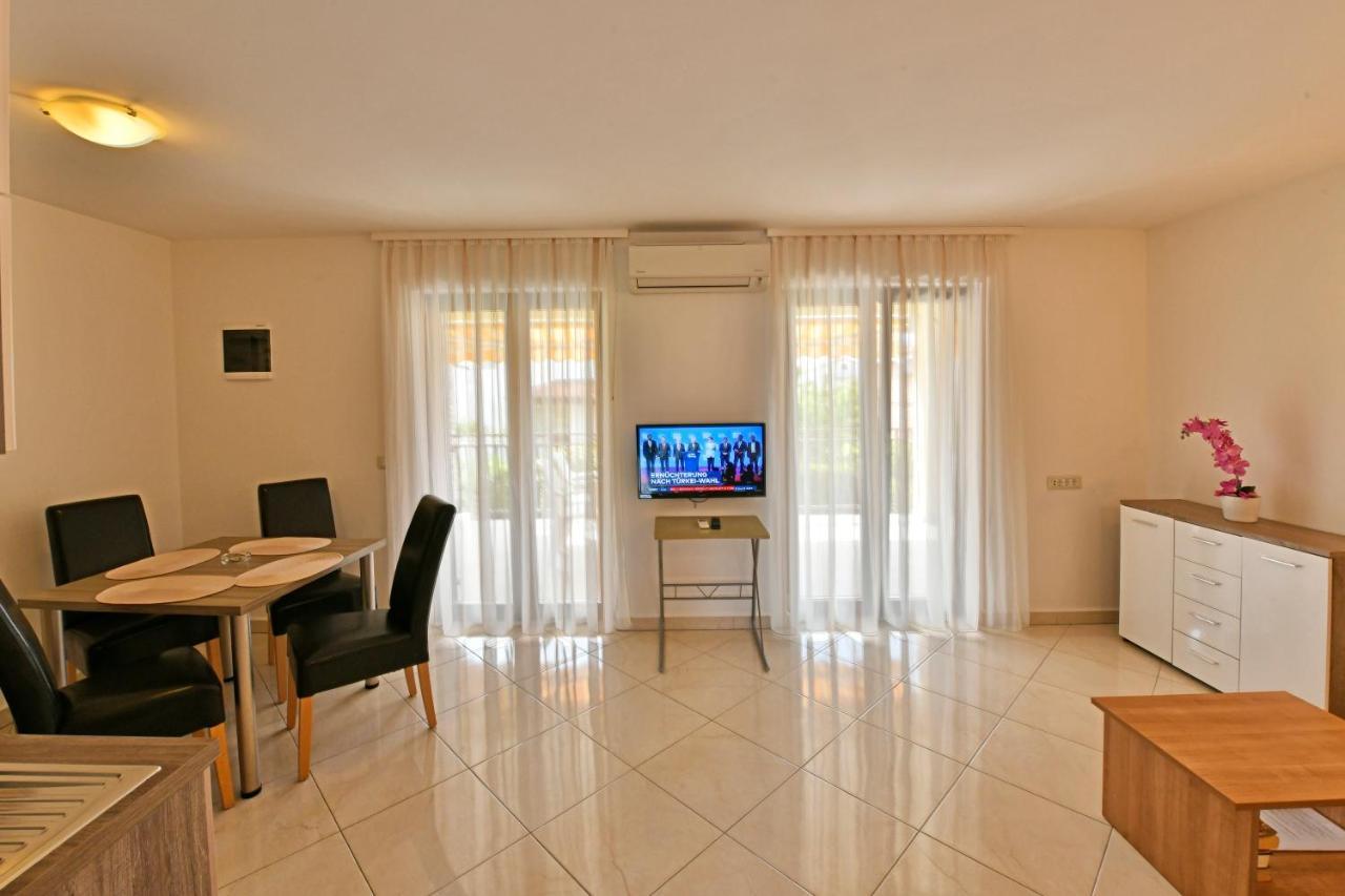 Apartments Jasmina Poreč Exteriör bild