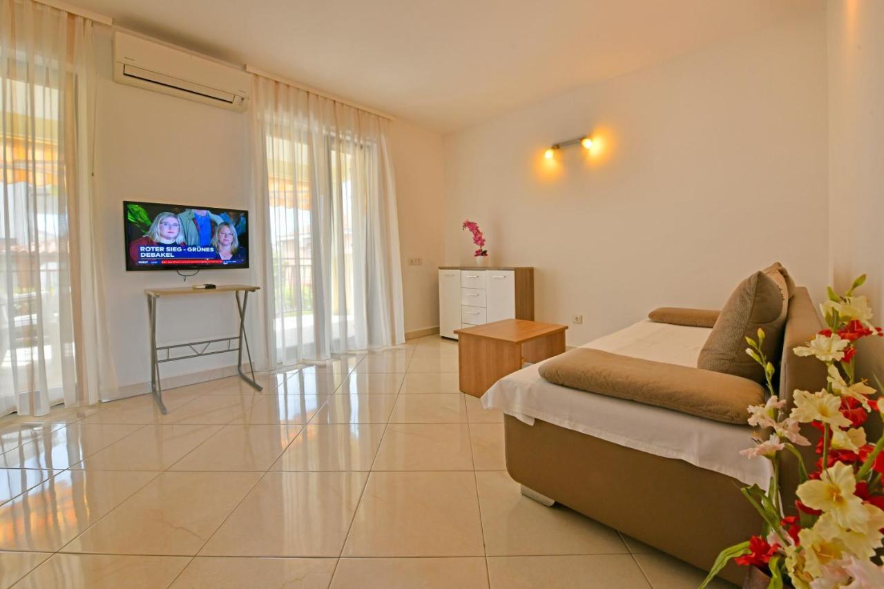 Apartments Jasmina Poreč Exteriör bild