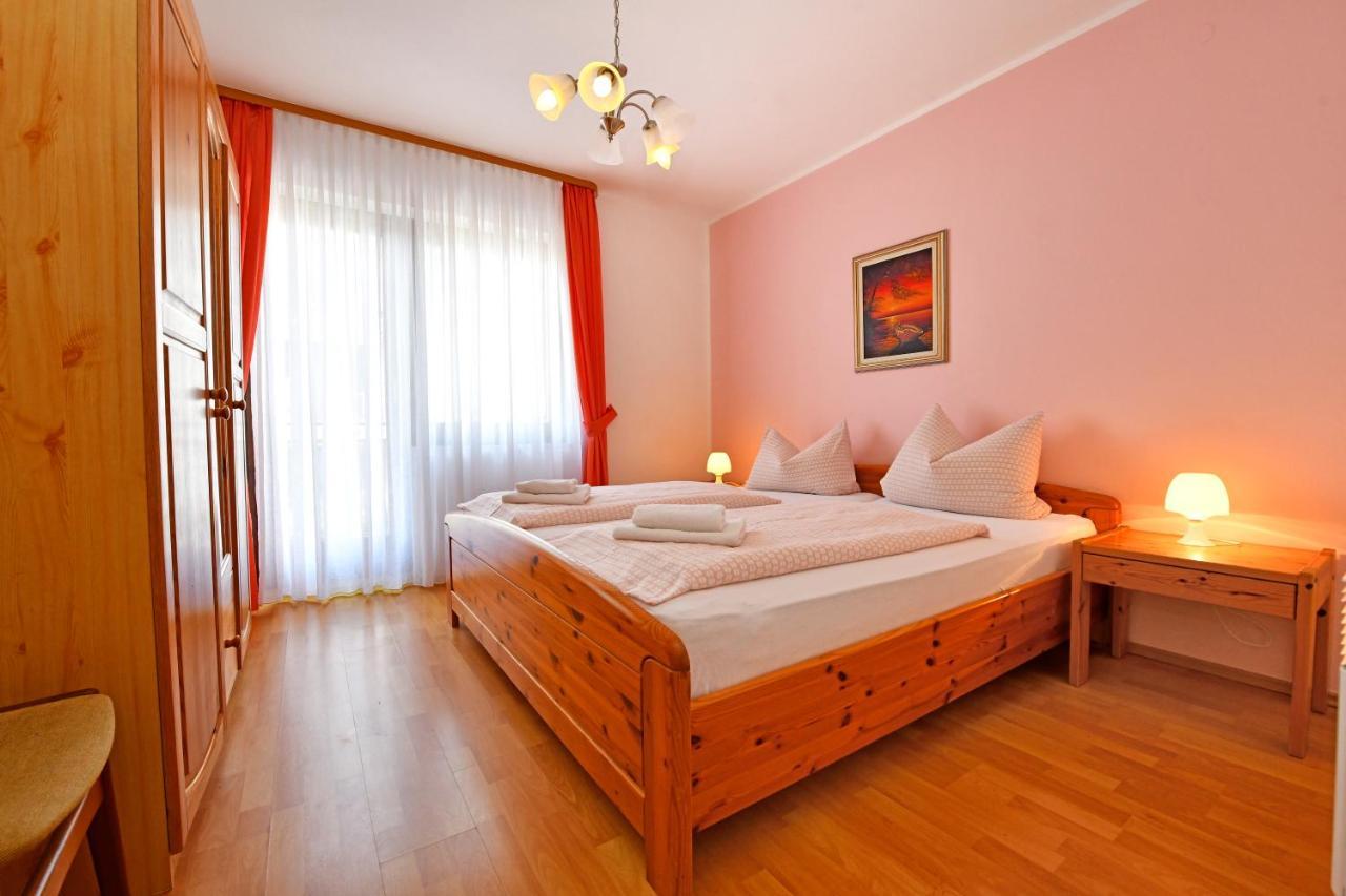 Apartments Jasmina Poreč Exteriör bild
