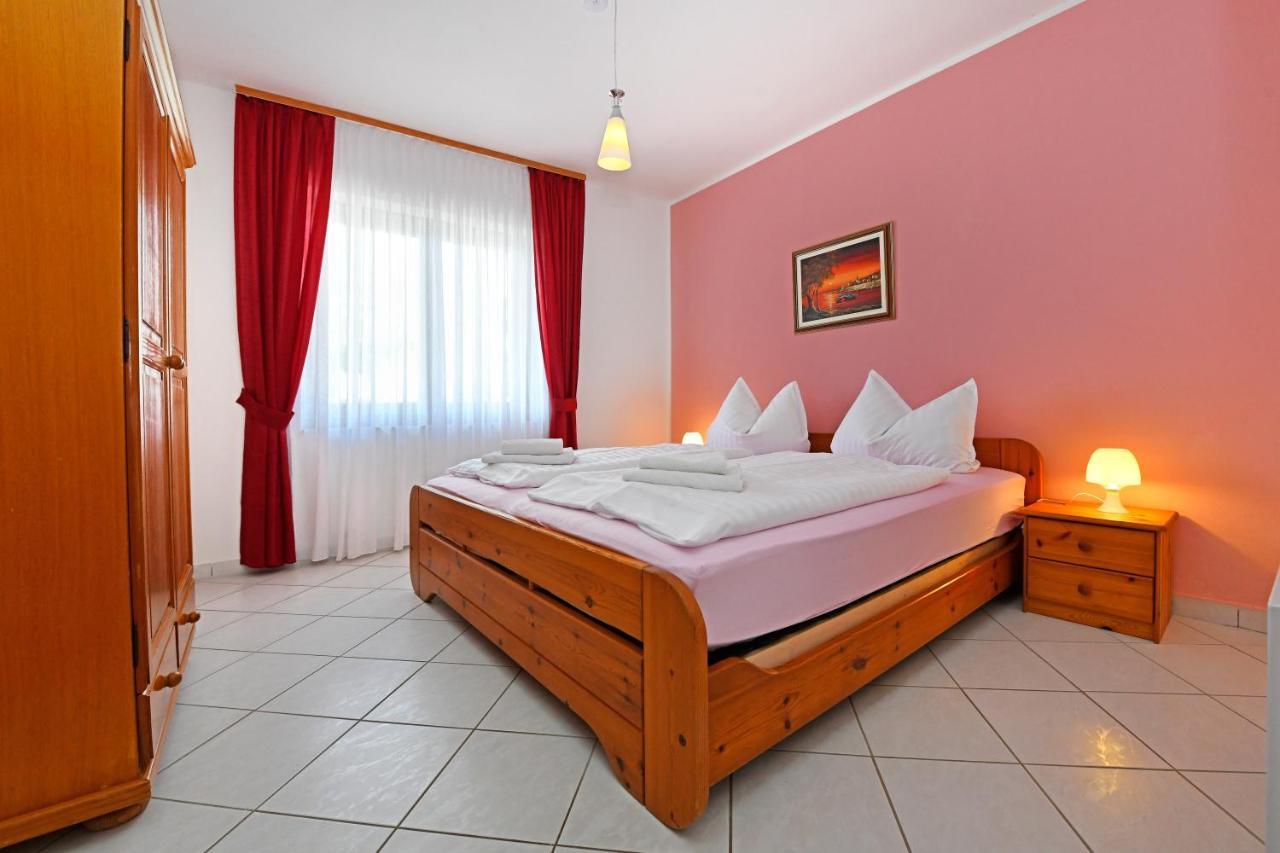 Apartments Jasmina Poreč Exteriör bild