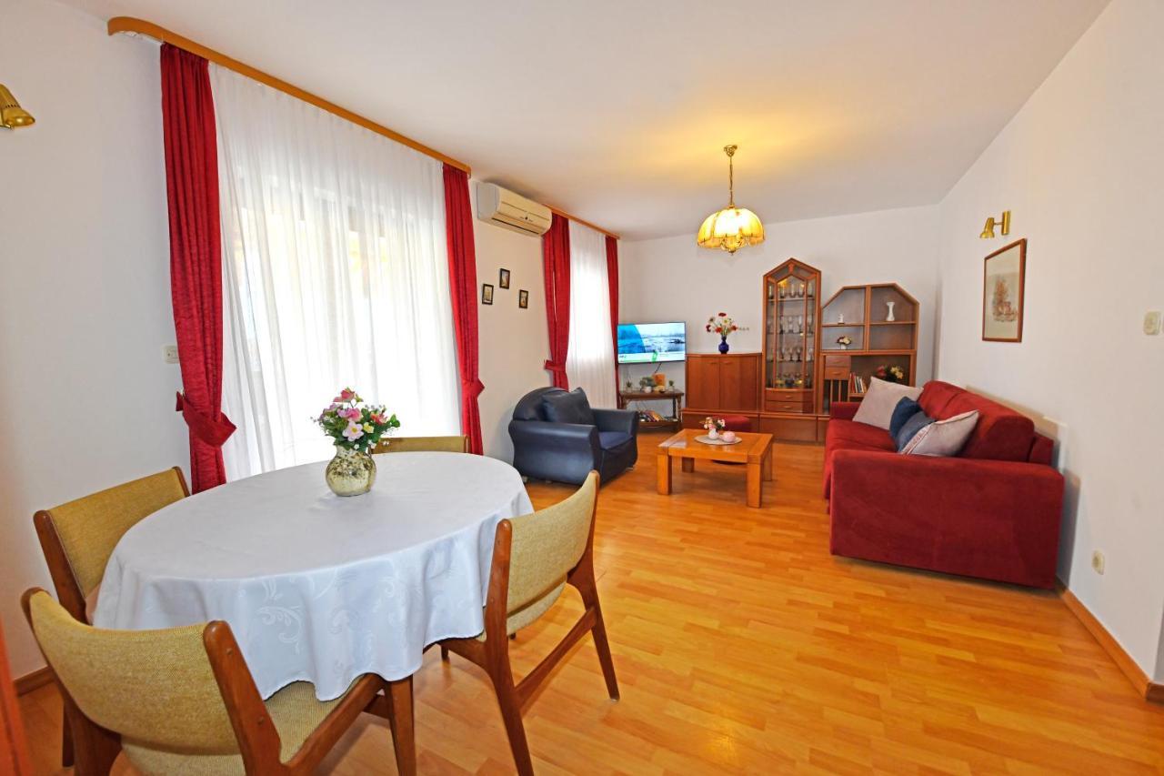 Apartments Jasmina Poreč Exteriör bild
