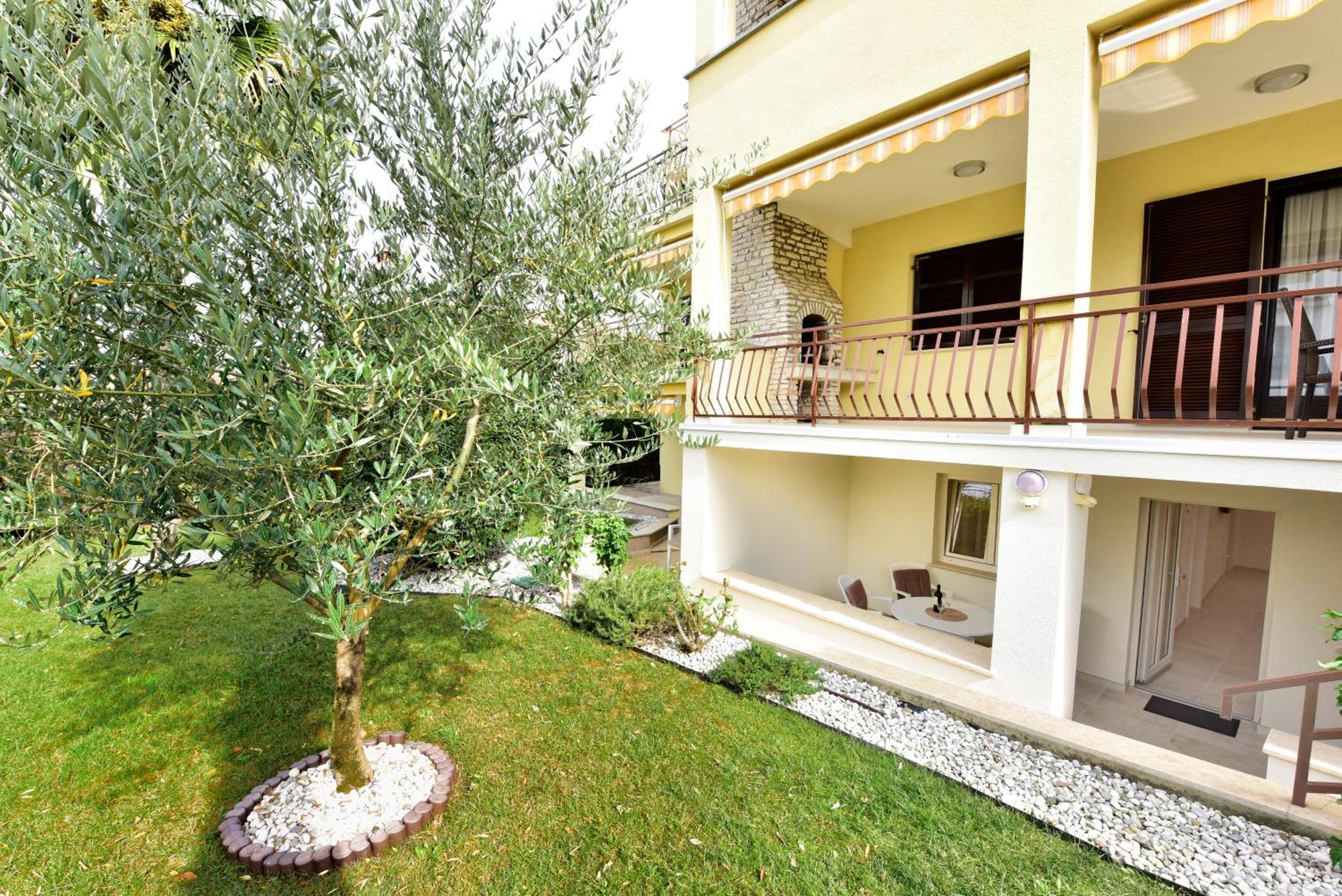 Apartments Jasmina Poreč Exteriör bild