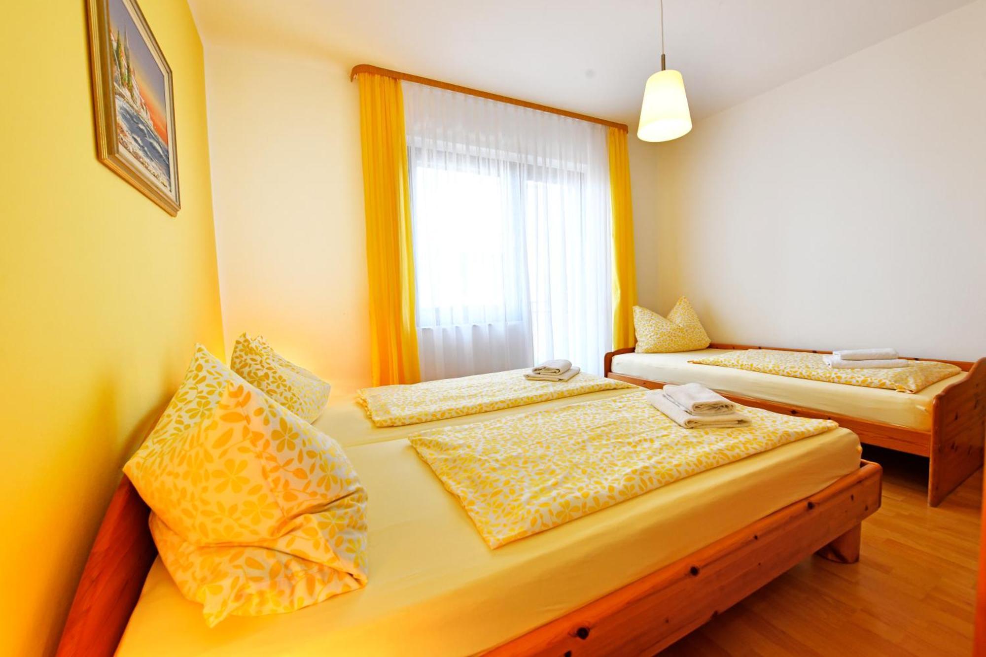 Apartments Jasmina Poreč Exteriör bild