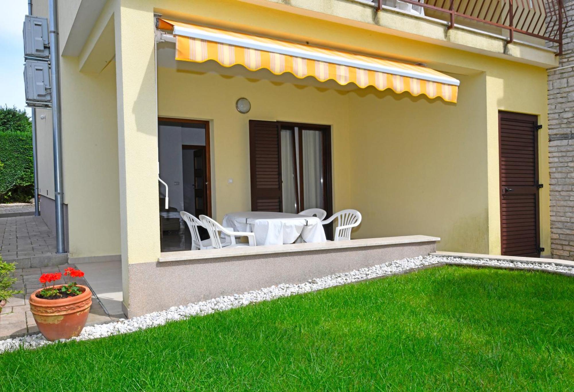 Apartments Jasmina Poreč Exteriör bild